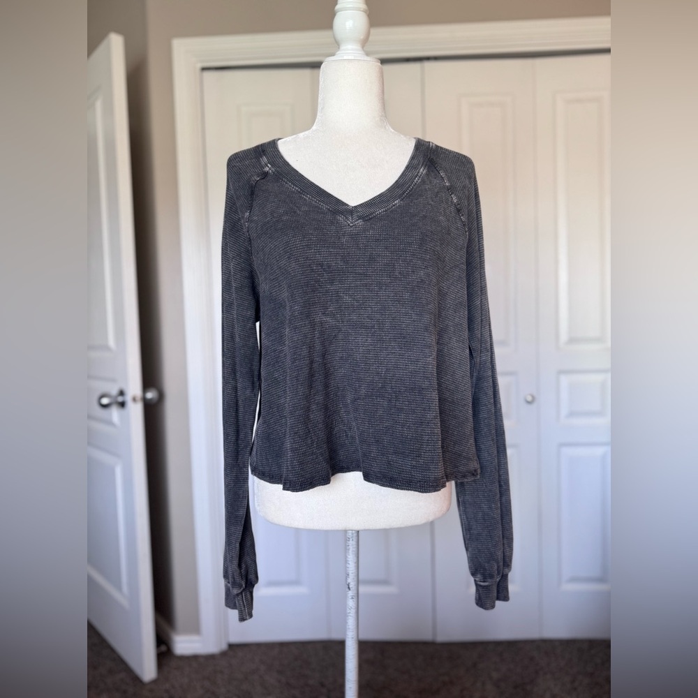 Altar’d State Waffle Long Sleeve V Neck Tee size XL